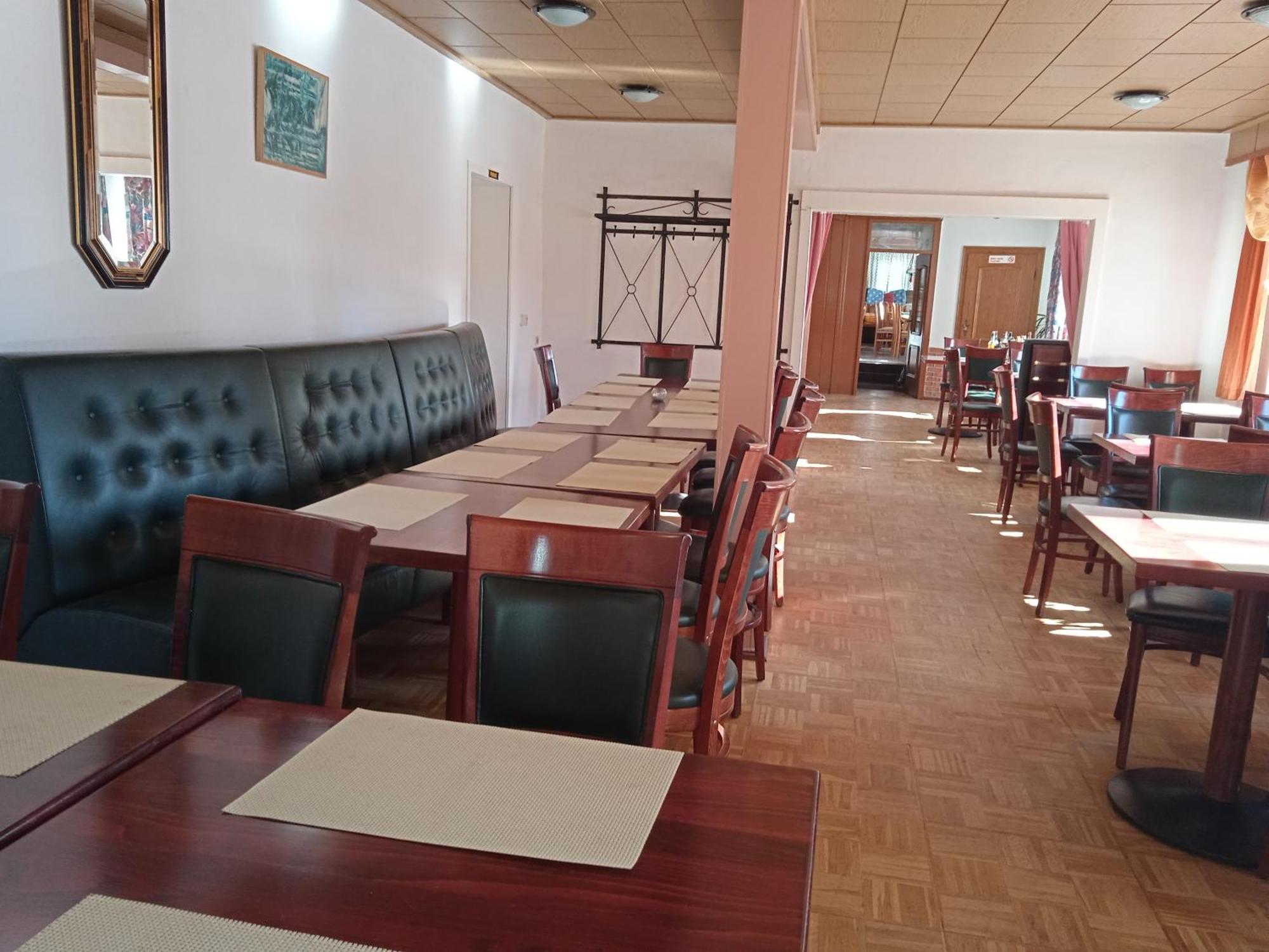 Hotel & Restaurant Zum Adlersberg Schleusingen Bagian luar foto