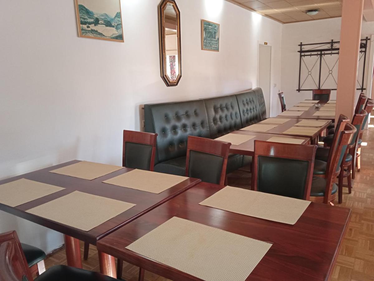 Hotel & Restaurant Zum Adlersberg Schleusingen Bagian luar foto